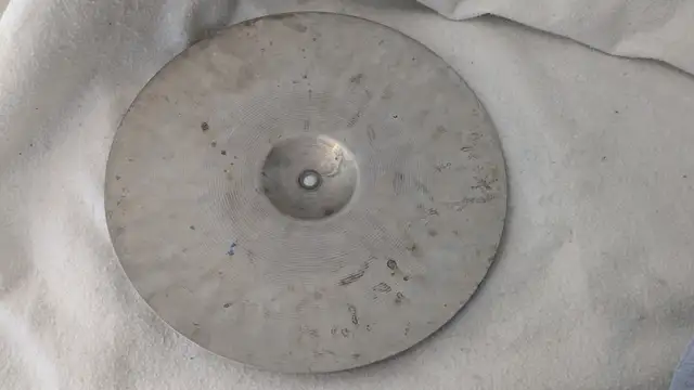 Rajah vintage cymbal in Drums & Percussion in West Island - Image 6
