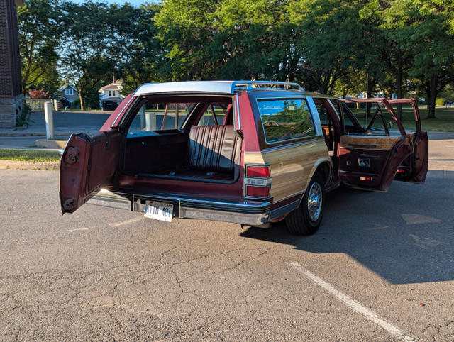 1988 BUICK ELECTRA ESTATE WAGON in Classic Cars in St. Catharines - Image 3