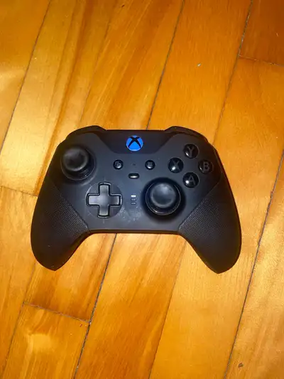 Manette Xbox Elite Series V2, View more