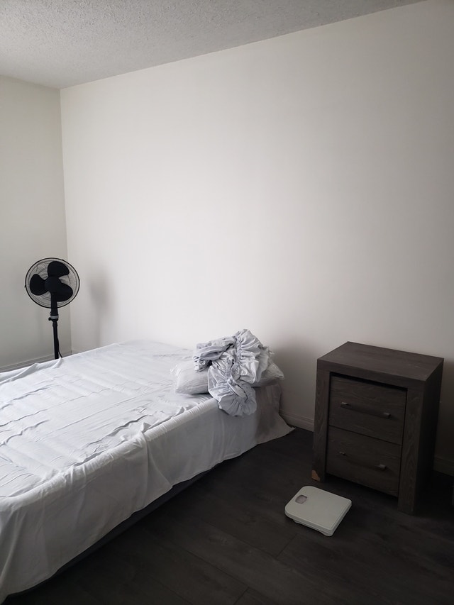 Room for rent Room Rentals & Roommates Edmonton Kijiji