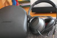 BOSE OVER THE EARS-WIRED HEADPHONES....NICE SOUND WITH CASE