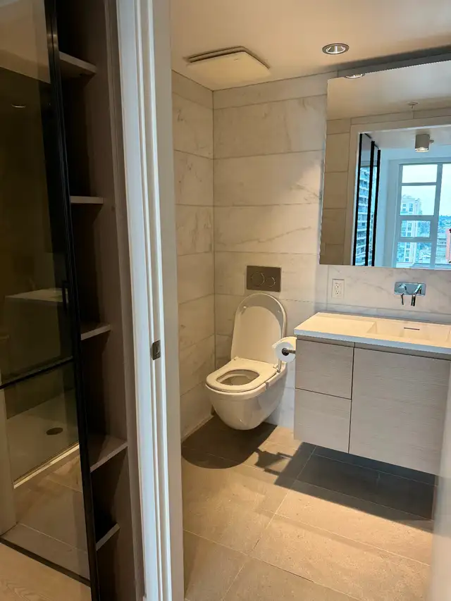 2 bed downtown Vancouver in Long Term Rentals in Vancouver - Image 7