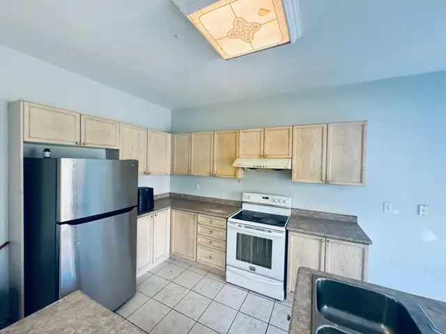 room for rent (only for girls) in Room Rentals & Roommates in Mississauga / Peel Region - Image 6