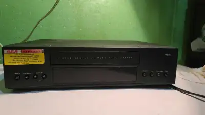 Relive your favorite VHS tapes with this RCA VR611HF VCR! This 4-head, double azimuth hi-fi stereo V...