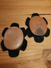Leather knee sliders (brown)