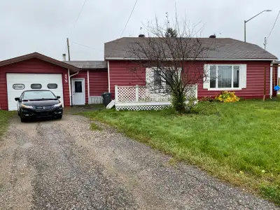 Large 2 bedroom plus den/office house for rent. All appliances included, central air, heated/insulat...