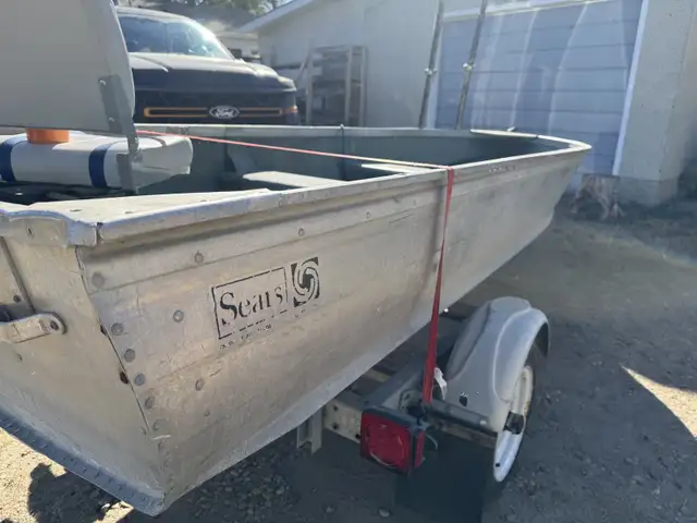 12ft fishing Boat in Powerboats & Motorboats in Edmonton - Image 10