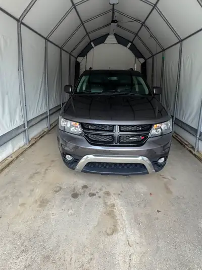 2017 dodge journey cross road like new condition has new /battery /brakes/all four sway bar links re...