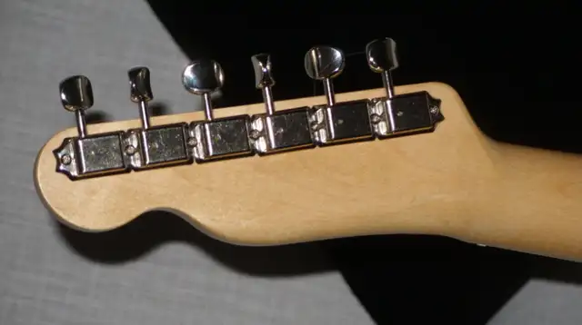 Knotty Pine Heatherglen telecaster in Guitars in Windsor Region - Image 8