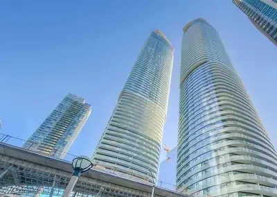 Condo has an un-obstructed lake and city view. Building is connected underground to Longo's, Union S...