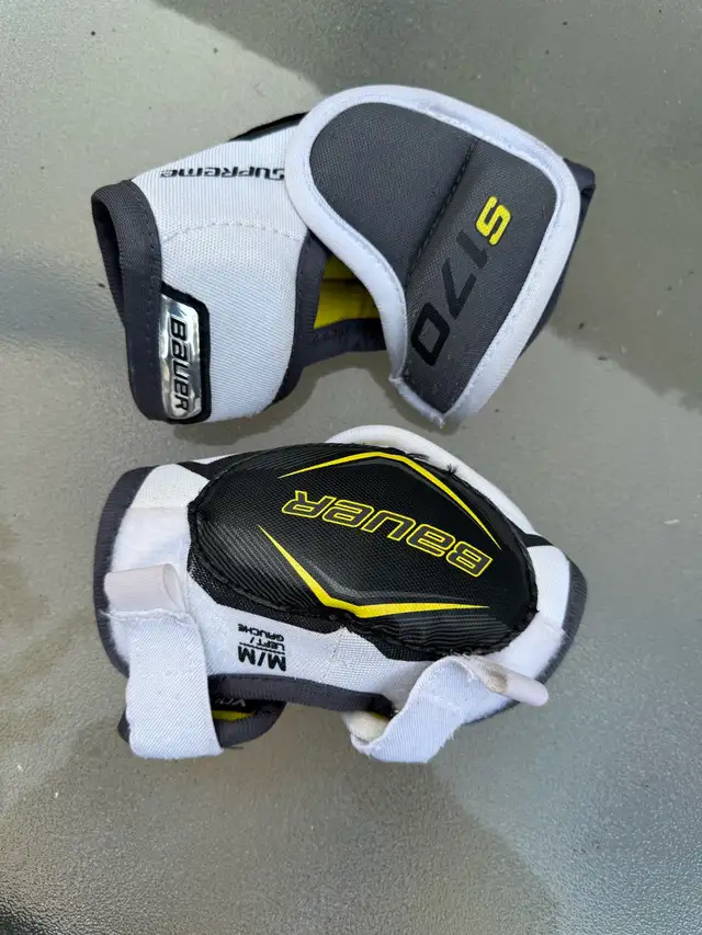 hockey elbow pads in Hockey in Edmonton - Image 2