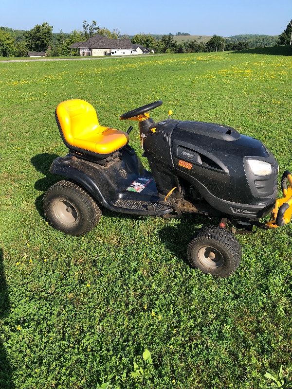 Craftsman lawn tractor 24 hp Kohler engine. No mower deck. Lawnmowers