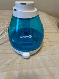 Safety First Cool Mist Humidifier 