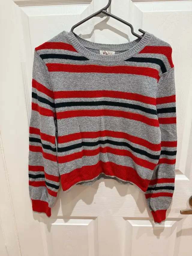 Women’s sweaters in Women's - Tops & Outerwear in City of Toronto - Image 3