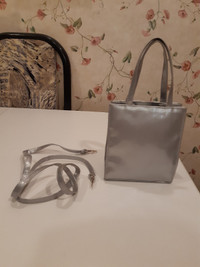 Vintage Ladies Silver Handbag