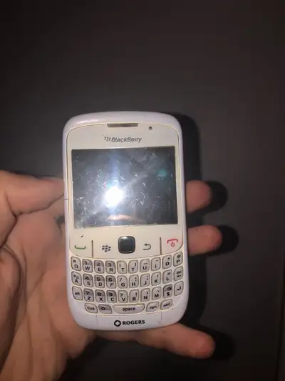 Blackberry curve 8520 - phone With charger