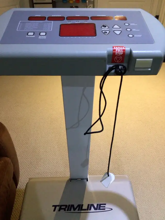 Trimline 3500 Treadmill in Exercise Equipment in Ottawa - Image 3