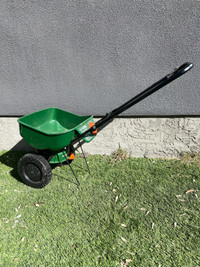 Scott’s turf builder spreader