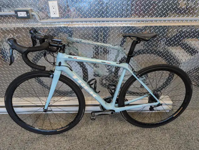 TREK EMONDA  SLR8 in Road in Saint-Hyacinthe - Image 3