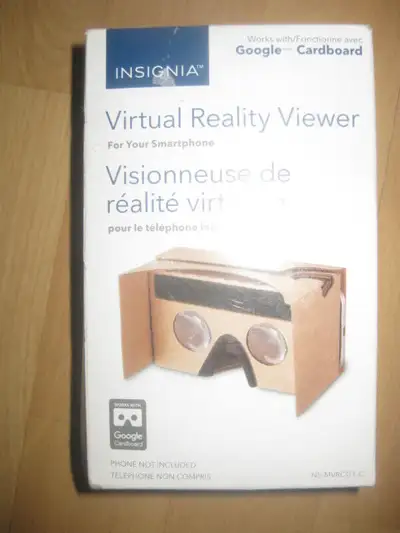 Insignia Virtual Reality Viewer for any Smart Phone / iPhone / Samsung / LG. Compatible with Google...
