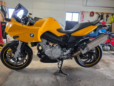 In great condition with only 15000km on it. Everything works.