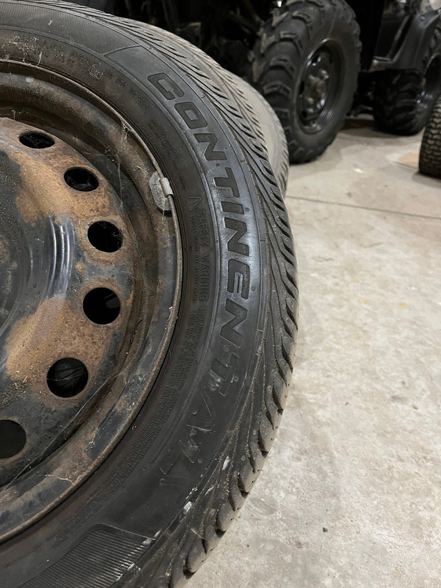 Pneus et rima Toyota Yaris in Tires & Rims in La Ronge - Image 3