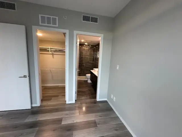 $3,400 / 2br - 883ft2 - Modern 2 bed, 2 bth panoramic view and m