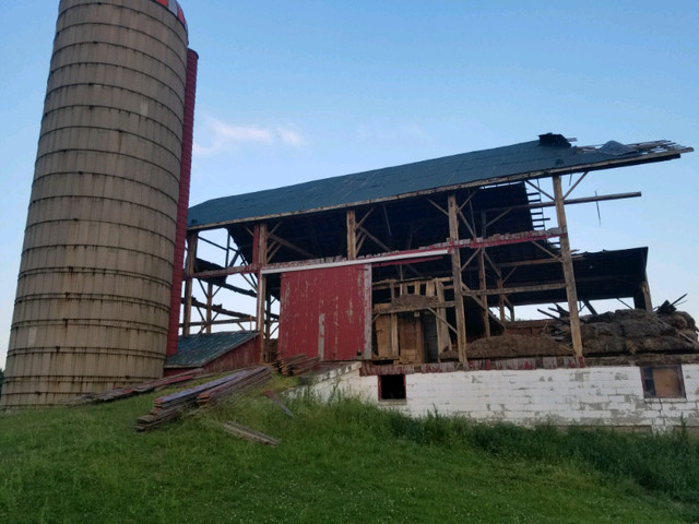 Buying old barns! TOP DOLLAR PAID barn demolition in Brick, Masonry & Concrete in Woodstock