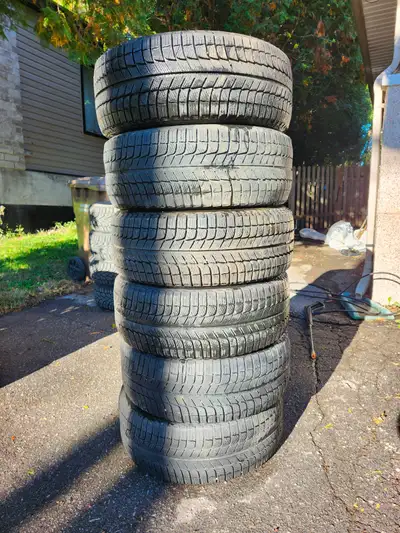 6 pneus à vendre, bon état! 100$/pneu, je les vends en paquet de 2, 4 ou 6 pneus