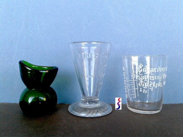 Antique Glass Dose Cup W. F. Cantelon Dovercourt Rd. Dosage in Arts & Collectibles in Kitchener / Waterloo - Image 4