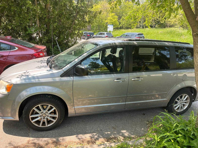 2014 Dodge Caravan SXT in Cars & Trucks in City of Toronto - Image 4