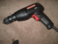 CRAFSTMAN 3/8" CORDED DRILL 3.0 AMP / KEYLESS  / Like New Condit