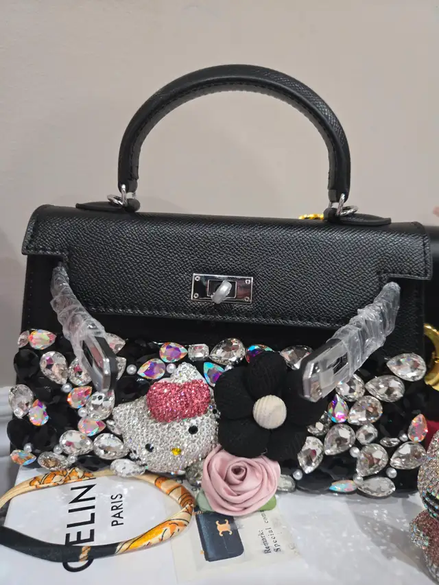 Embellished bags62863282240258123