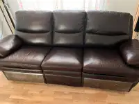 Ensemble de 2 sofas, à inclinaison/Set of 2 reclining sofas