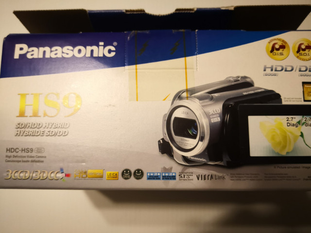 Panasonic HDC-HS9 1920x1080 3 CCD Video Camcorder Made in Japan in Cameras & Camcorders in Moncton
