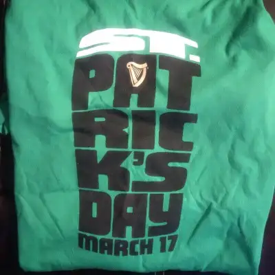 Guinness St Patrick's Day mint never worn Medium beer t-shirt, View more