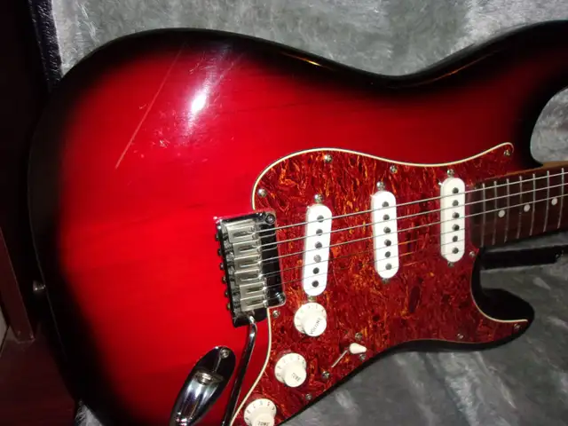 Squier standard stratocaster in Guitars in St. Catharines - Image 9