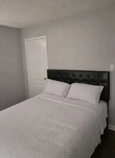 One room available Near Cassie Campbell Community Centre, Sandalwood Parkway West, Brampton Bed, Mat...