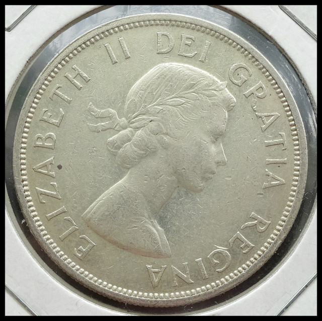 1962 Canada $1 Silver Dollar in Arts & Collectibles in Oakville / Halton Region - Image 2