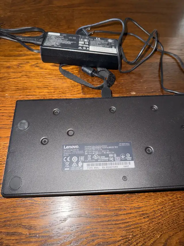Lenovo ThinkPad Ultra Docking Station 40AJ in Laptop Accessories in Markham / York Region - Image 2