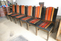 6 chaises avec structure en bois et revêtement de tissu- 15$ l'u