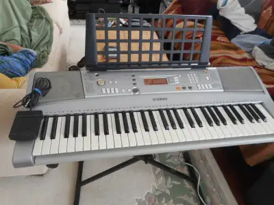 Yamaha YPT-300 61-Key Touch-Sensitive Keyboard Piano Midi w/ Pow, View more