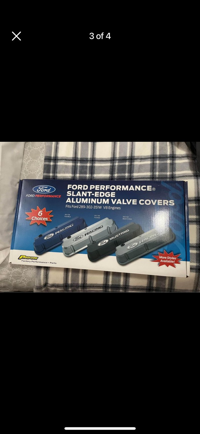 Ford racing valve covers  in Engine & Engine Parts in Hamilton