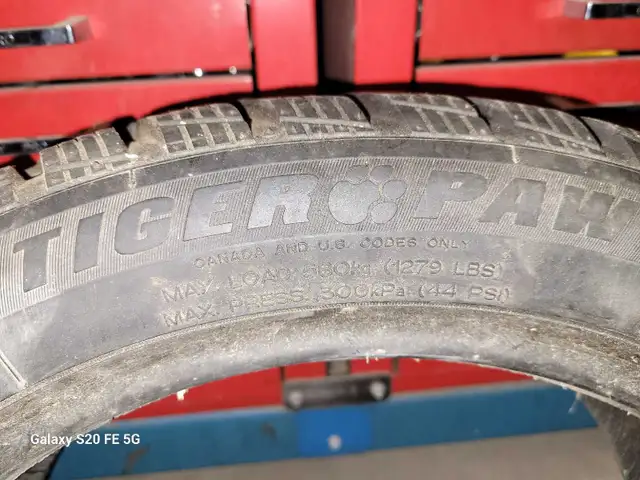 Uniroyal Tiger Paw Ice & Snow in Tires & Rims in Kingston - Image 5