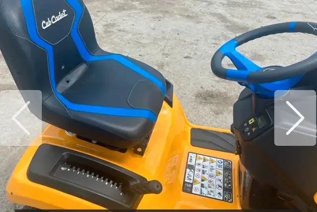 Cub Cadet riding lawnmower62863737543171124