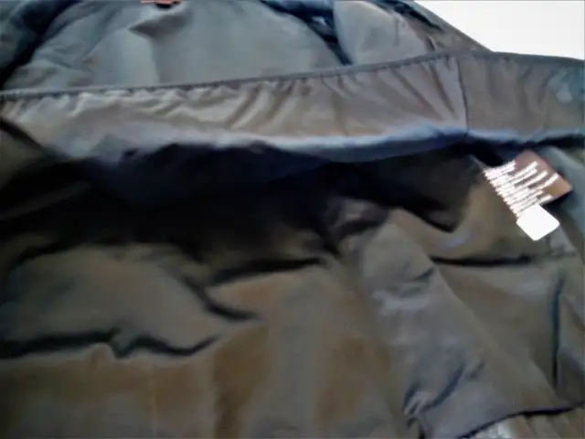 Beautiful Danier Women's Black Leather Jacket (Size XS) for sale in Women's - Tops & Outerwear in City of Halifax - Image 4