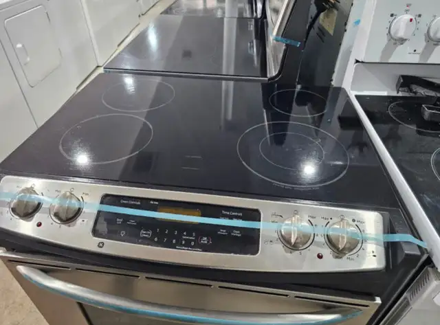 GE 30" Stainless Slide-In Stove â€” Ceramic Top, WOW Deal!63008307406849121