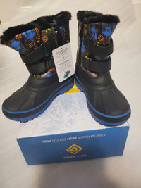 Winter boots size 2 new in box