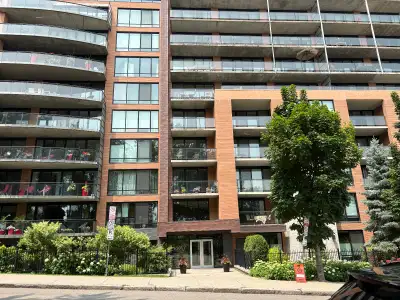 Location temporaire de 31 jours et plus. Tout inclus et avec stationnement intérieur ! Disponible 2...