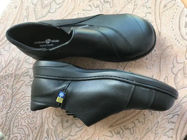 Women’s safety shoes with steel toe in Women's - Shoes in Kitchener / Waterloo - Image 3